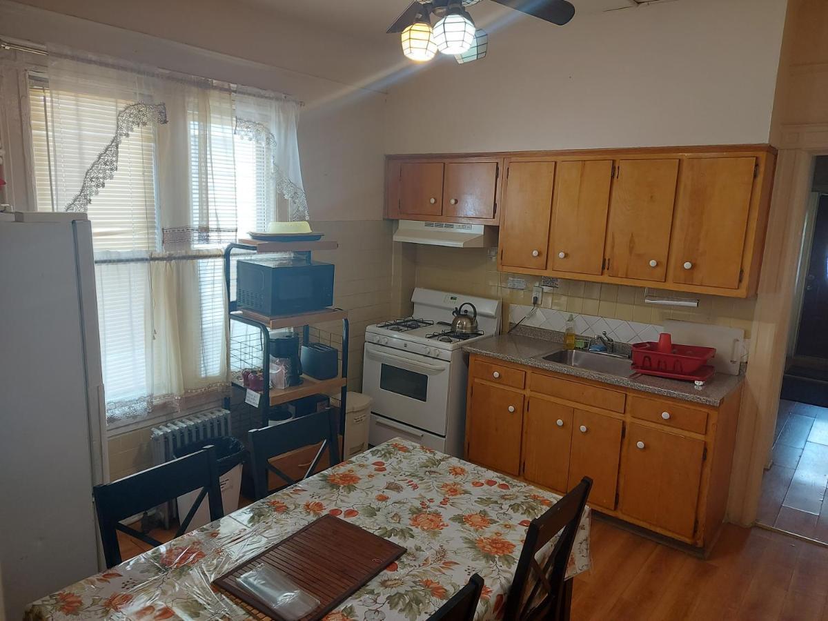 Crsytal Chateau Room Rental New York Exterior photo