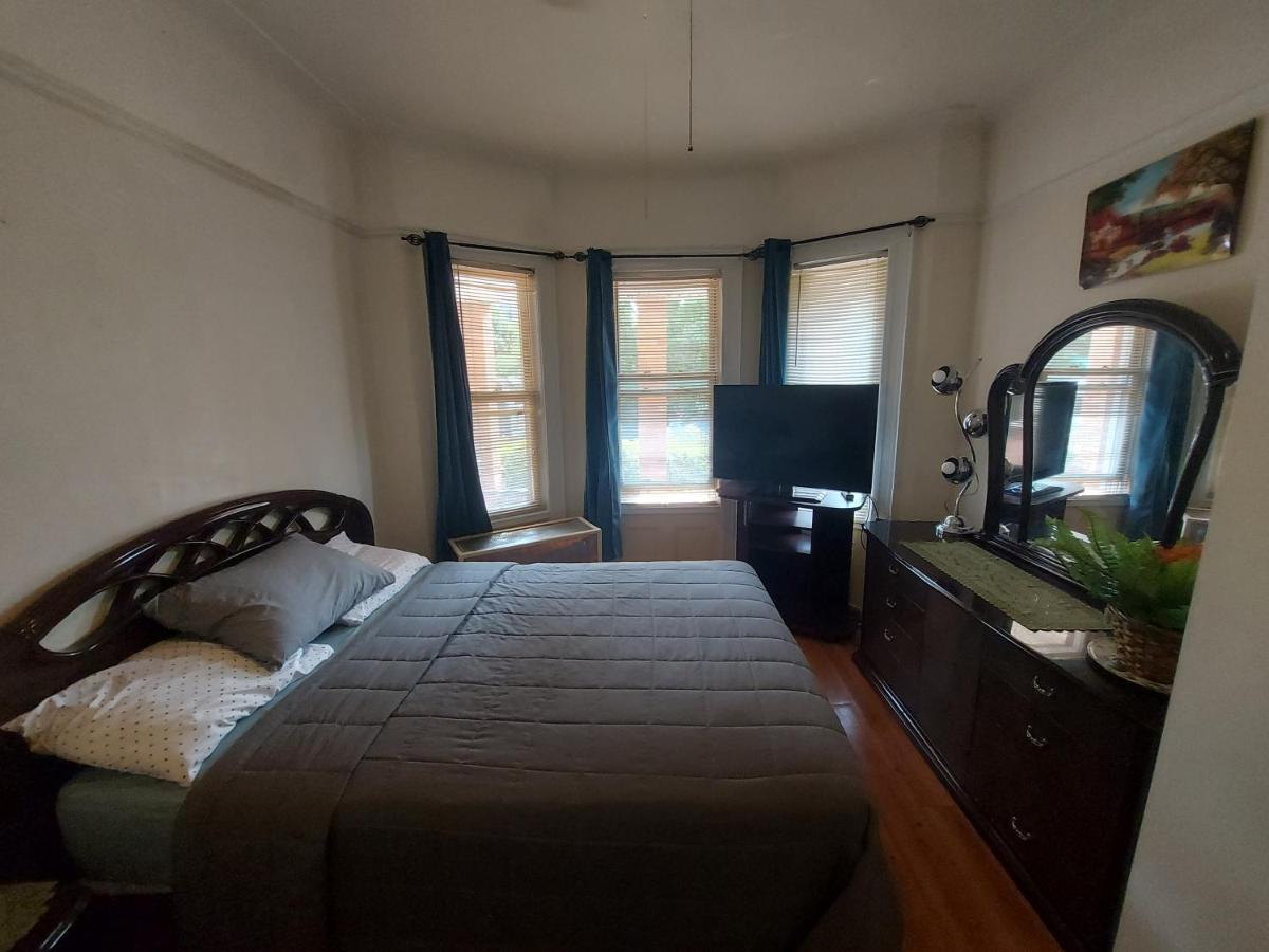 Crsytal Chateau Room Rental New York Exterior photo