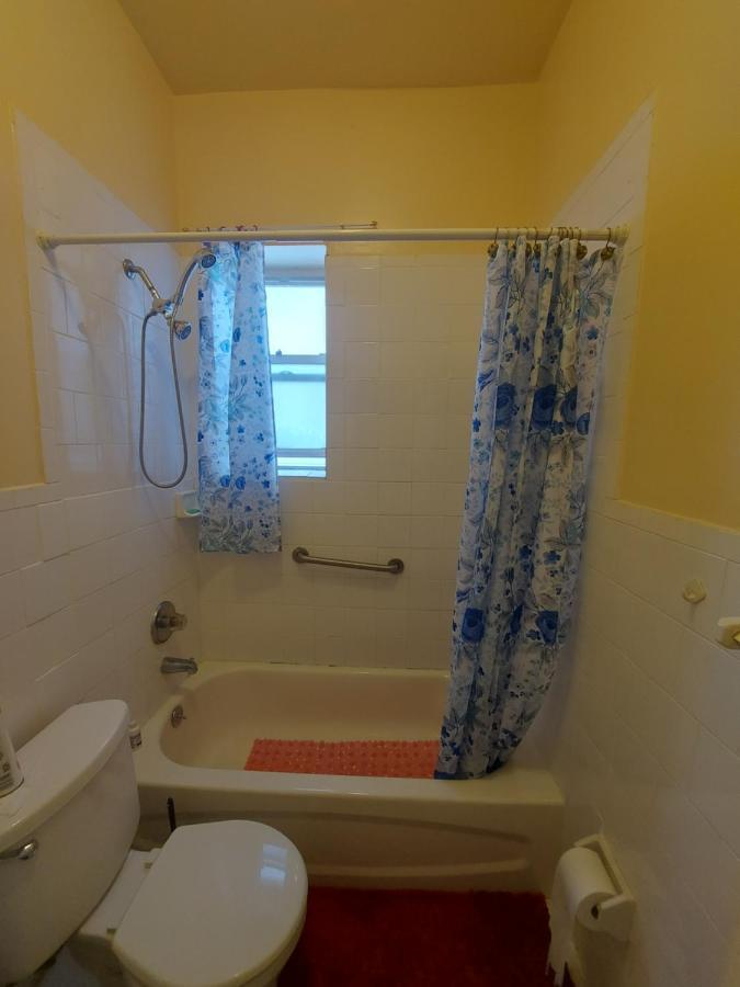 Crsytal Chateau Room Rental New York Exterior photo